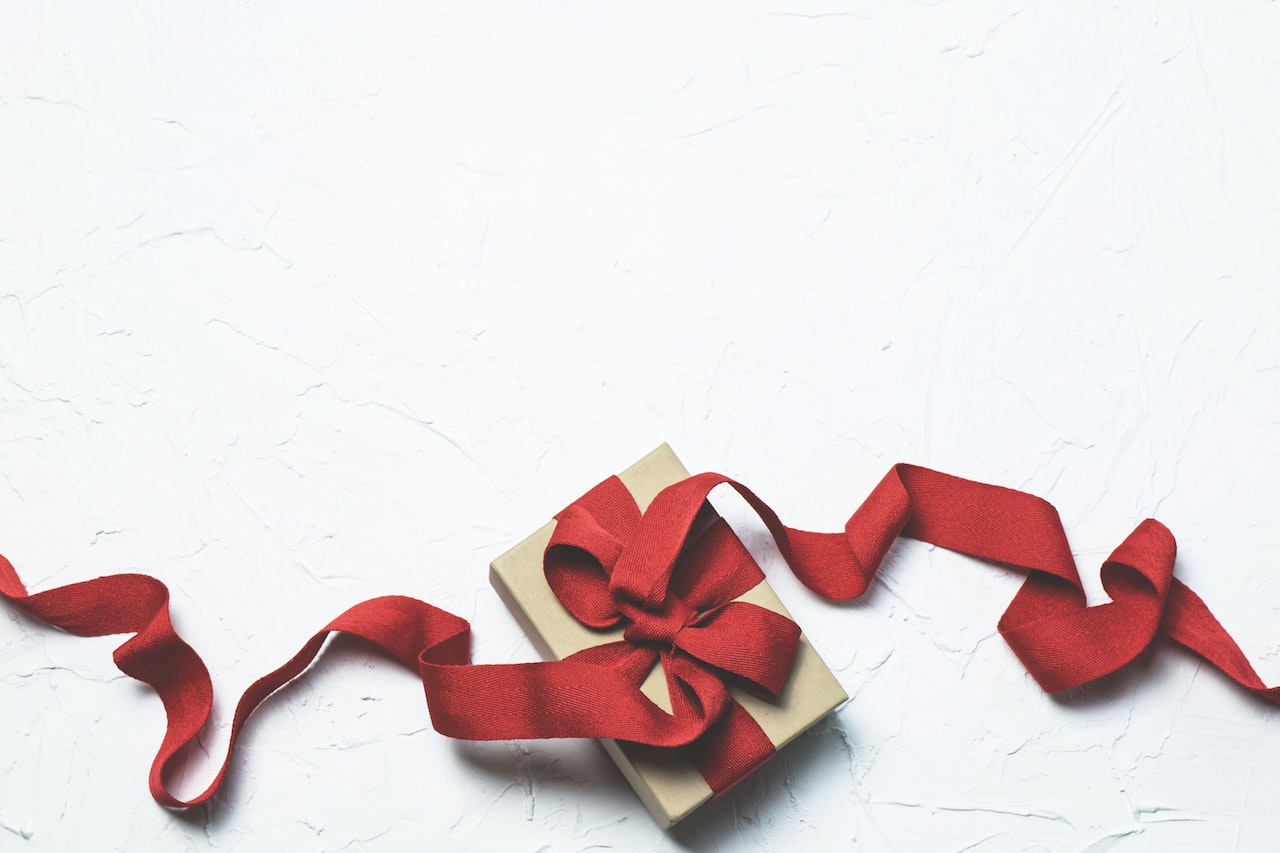 Complying With UK Law for B2C Gift Cards | GLE News