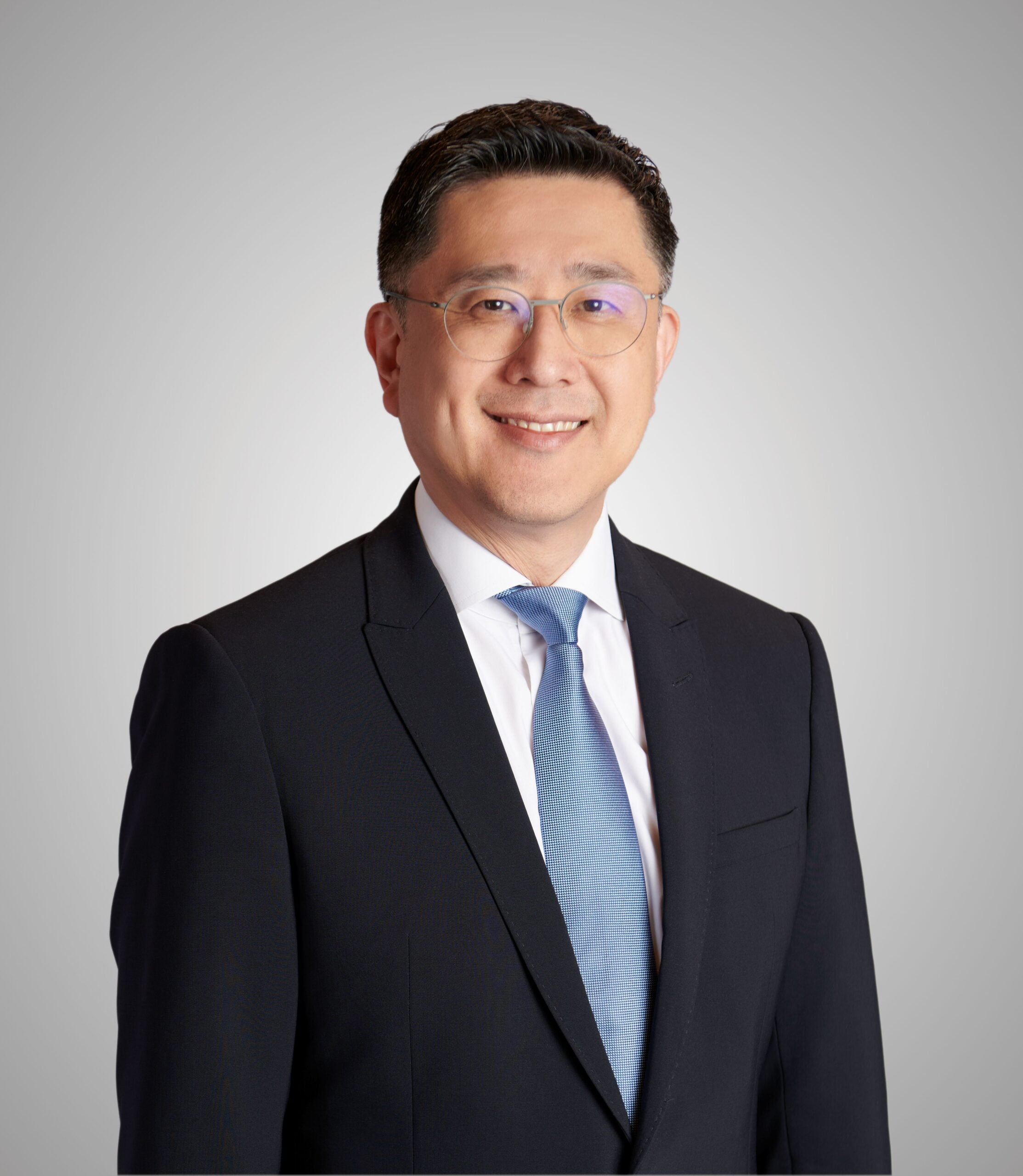 Home - Eddie Look Scaled - Global Law Experts