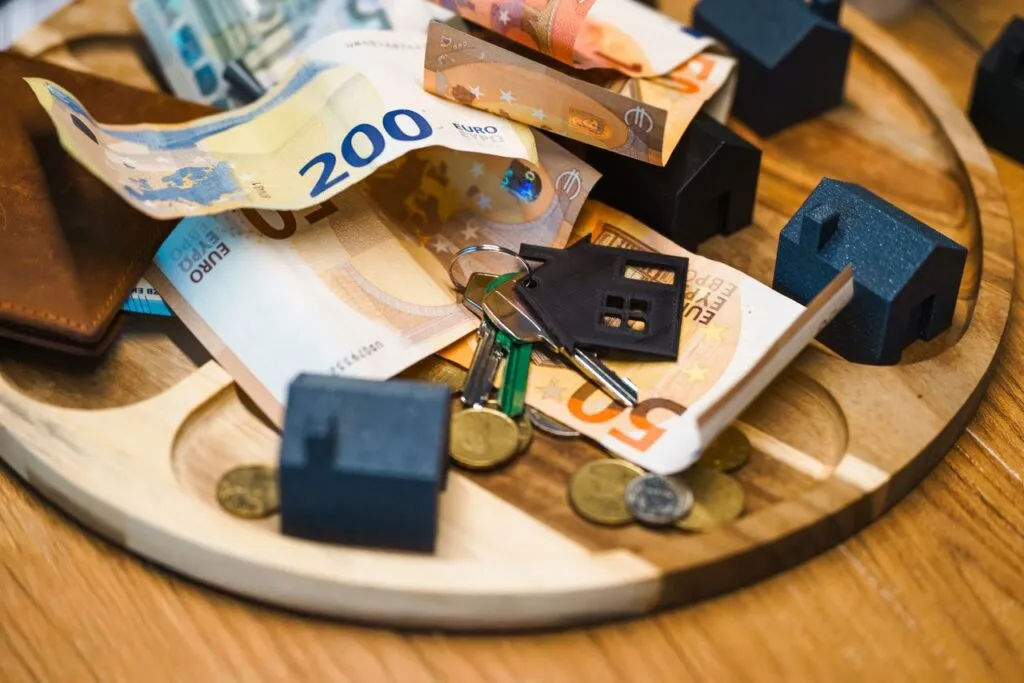 Home - Pexels Jakubzerdzicki 34023965 - Global Law Experts