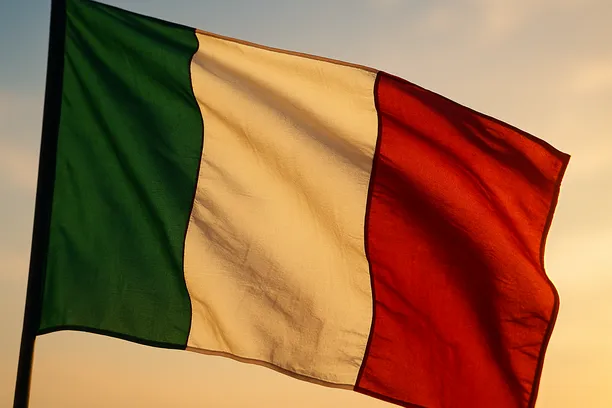 how to start a summary commercial claim in Italy