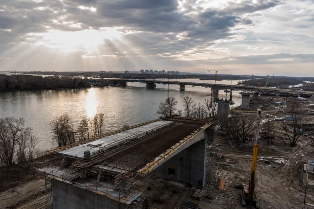 construction contracts hungary