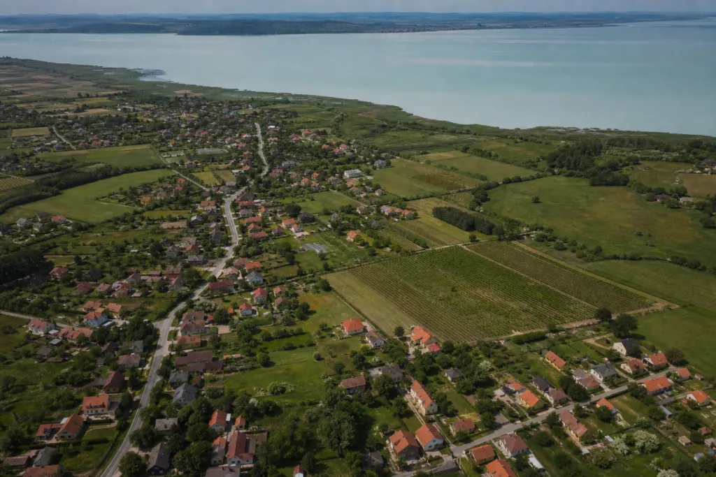 property title search hungary