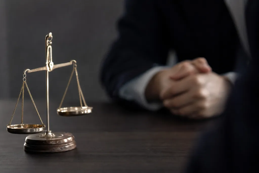 when to hire dispute lawyer australia